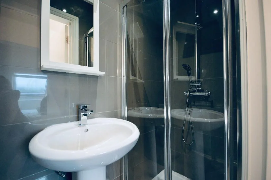 7 bedroom terraced house for rent