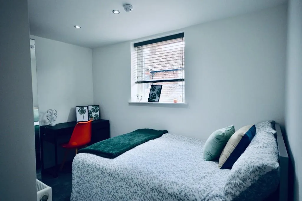 6 bedroom terraced house for rent