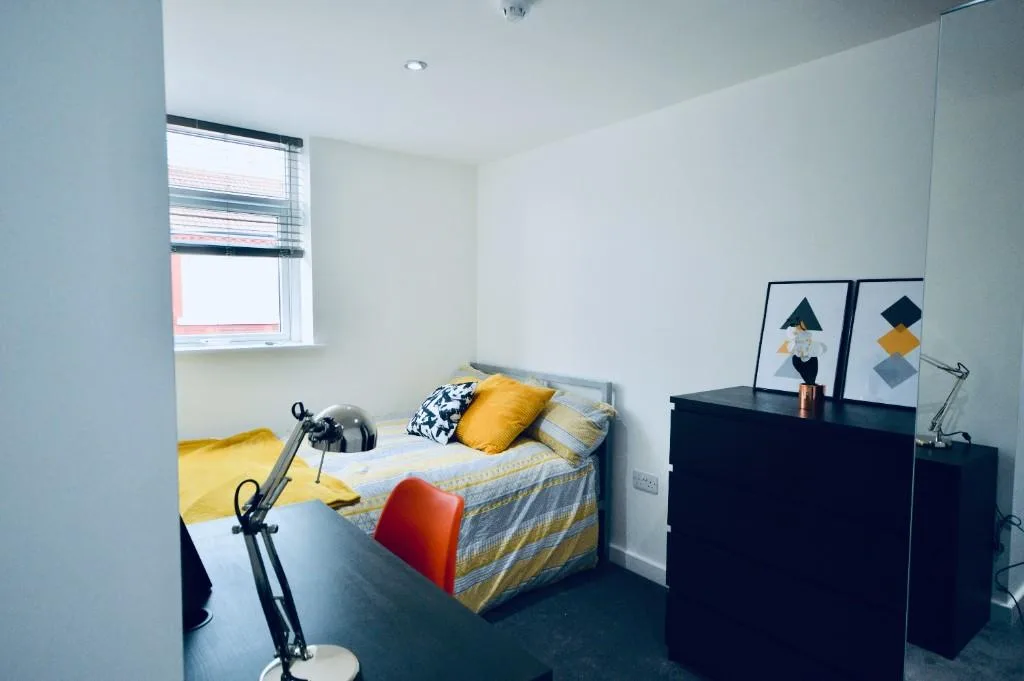 6 bedroom terraced house for rent