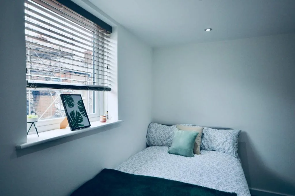 6 bedroom terraced house for rent