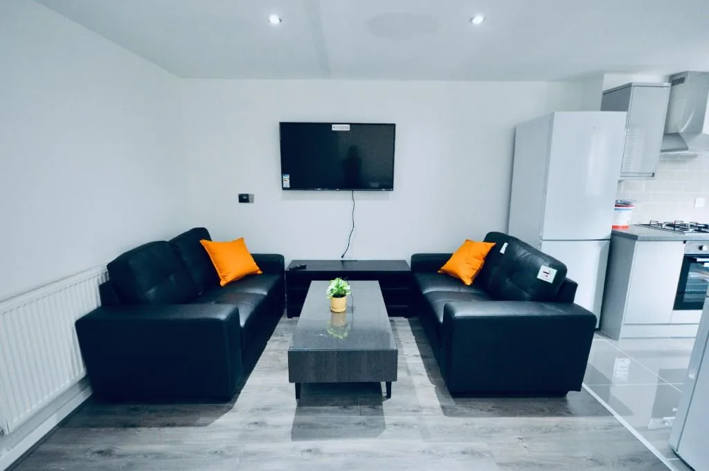 6 bedroom terraced house for rent