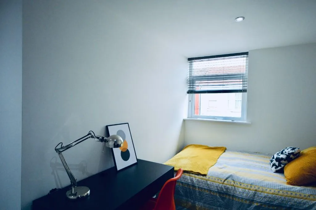 6 bedroom terraced house for rent