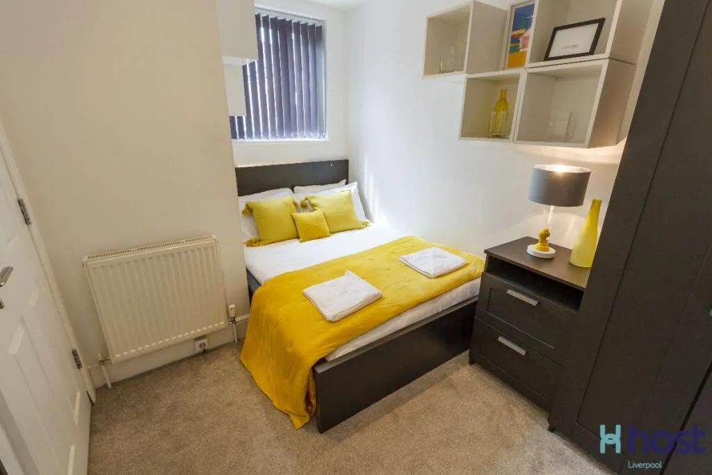 6 bedroom terraced house for rent