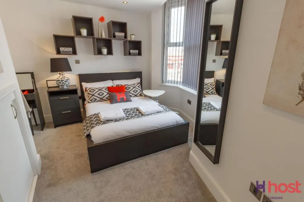 6 bedroom terraced house for rent