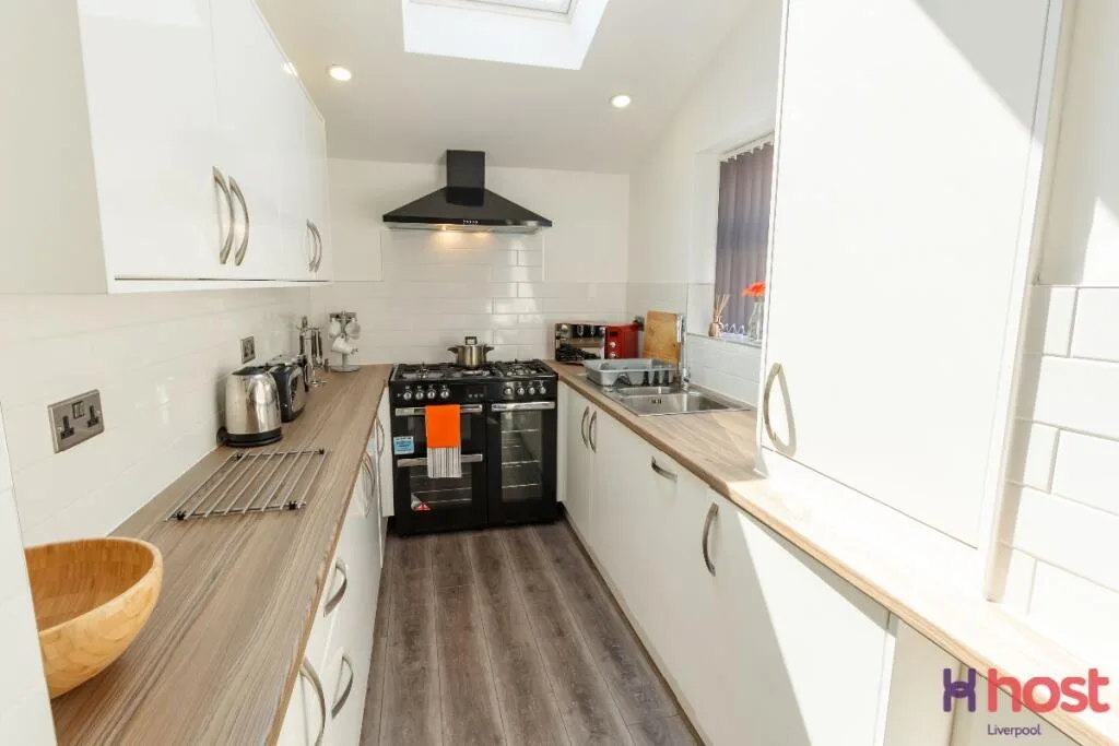 6 bedroom terraced house for rent