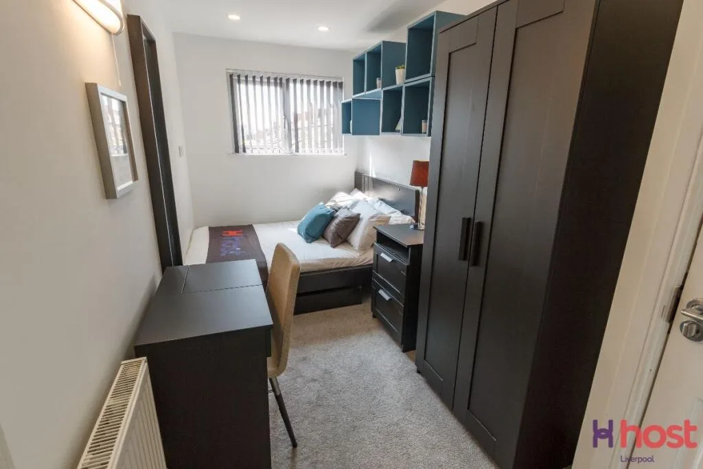 6 bedroom terraced house for rent