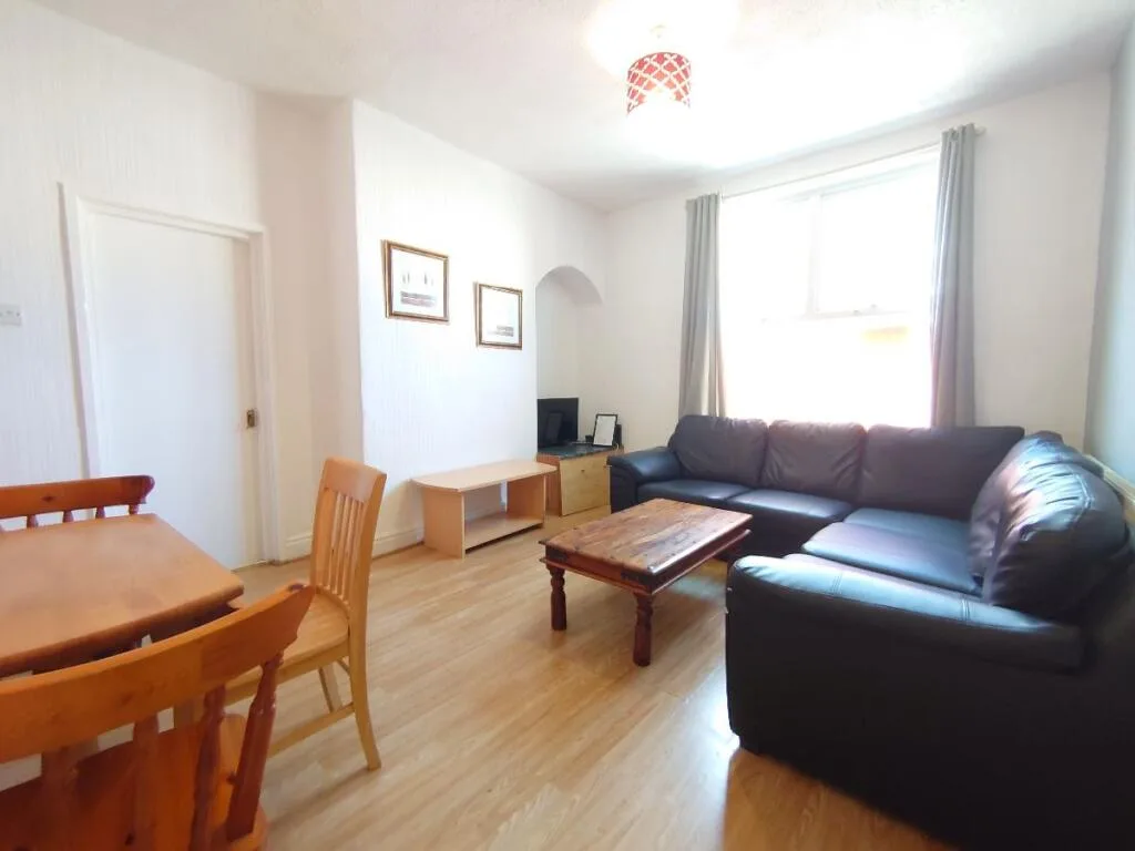 4 bedroom terraced house for rent