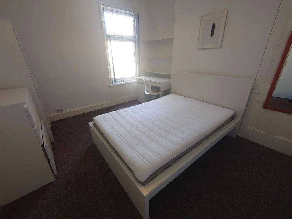 5 bedroom terraced house for rent