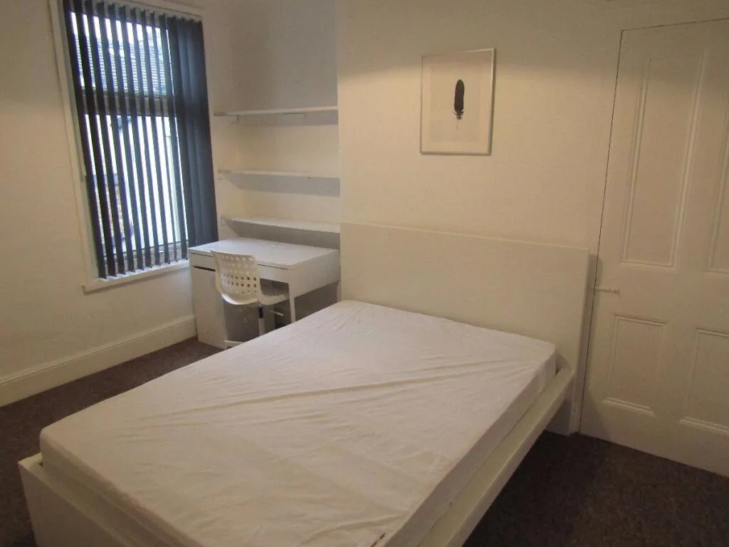 5 bedroom terraced house for rent