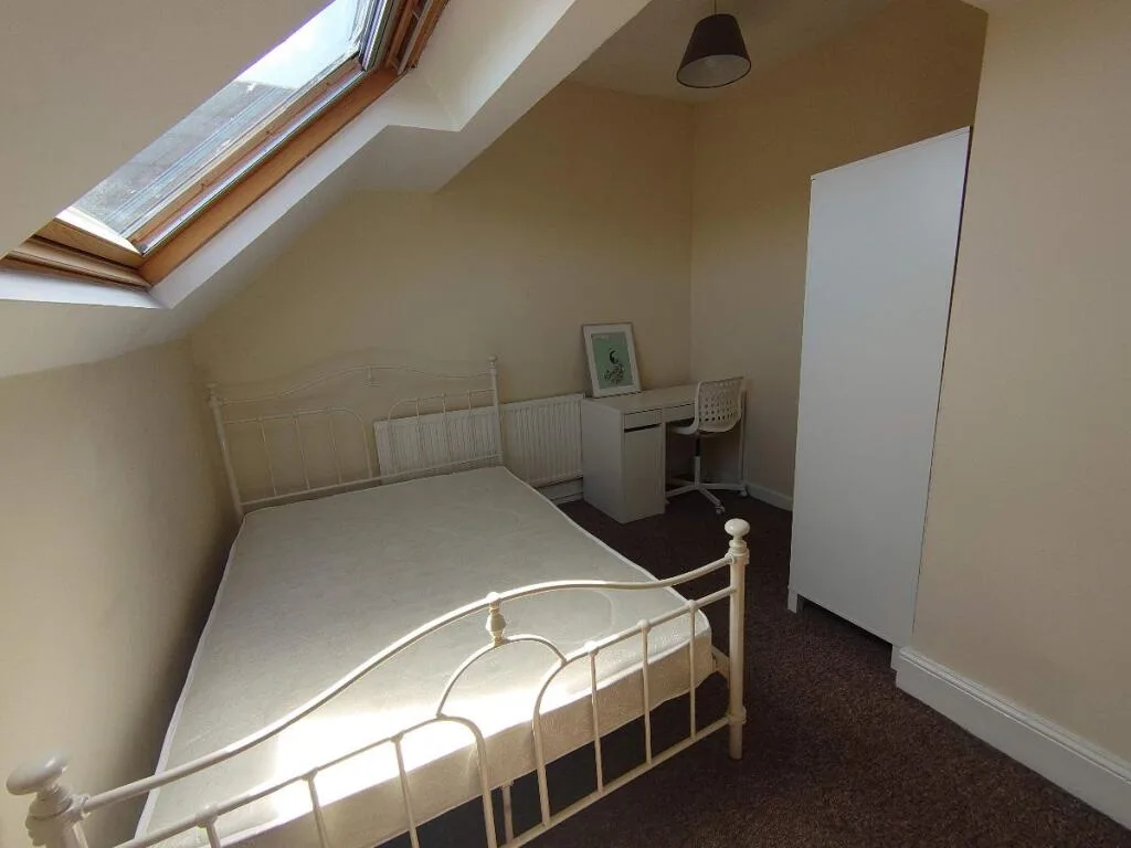 5 bedroom terraced house for rent