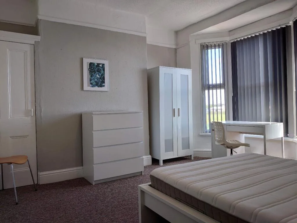 5 bedroom terraced house for rent
