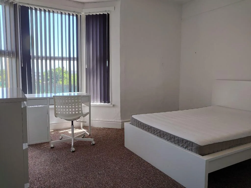 5 bedroom terraced house for rent