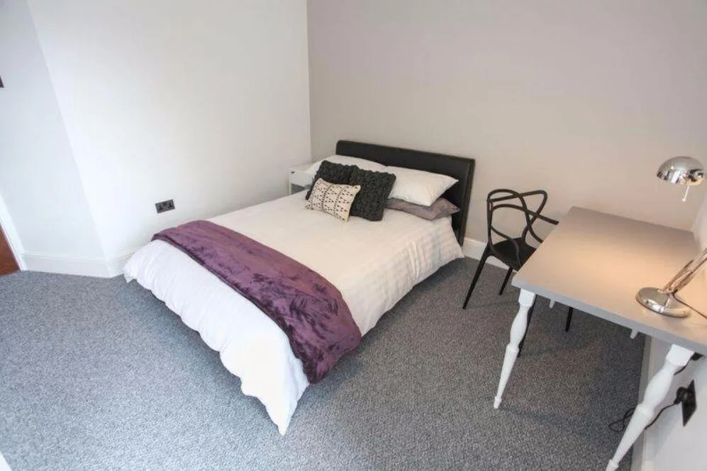 6 bedroom terraced house for rent