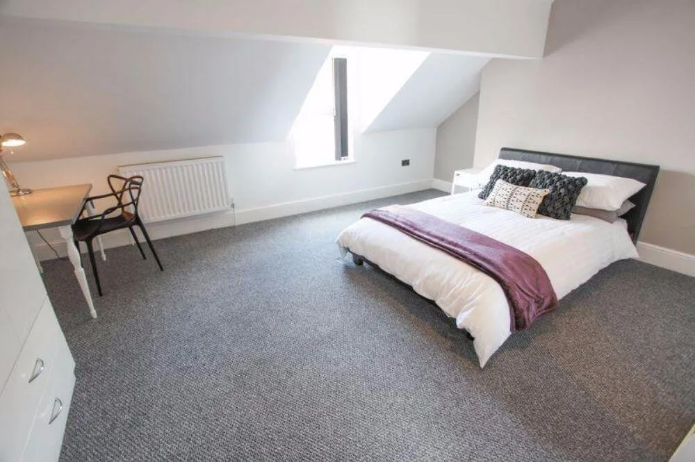 6 bedroom terraced house for rent