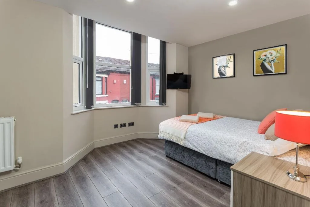 6 bedroom terraced house for rent
