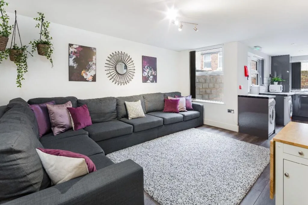 6 bedroom terraced house for rent