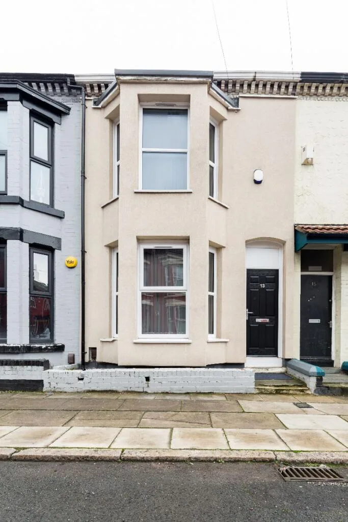 6 bedroom terraced house for rent