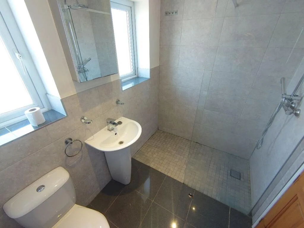 4 bedroom terraced house for rent