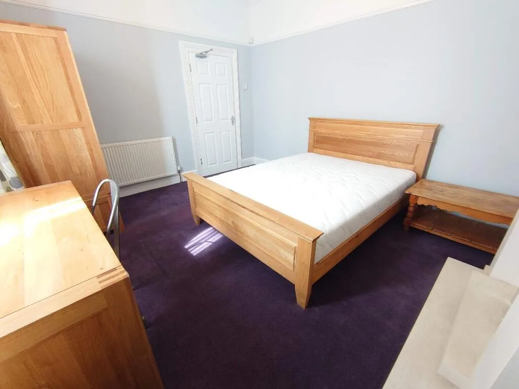 5 bedroom terraced house for rent