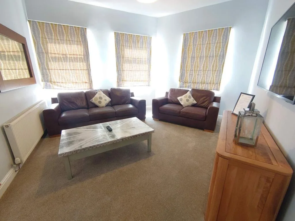 5 bedroom terraced house for rent