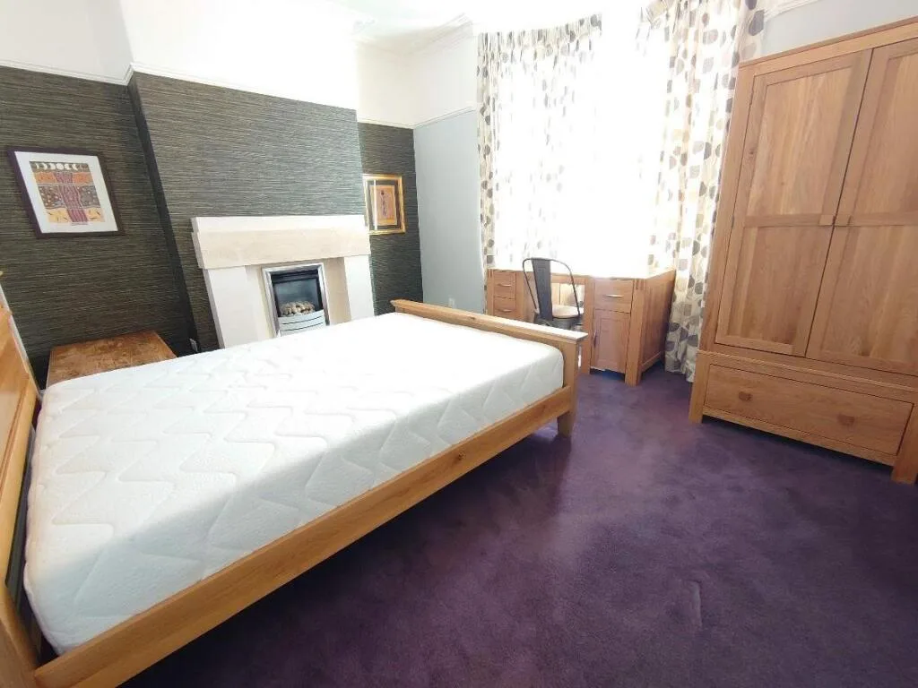 5 bedroom terraced house for rent