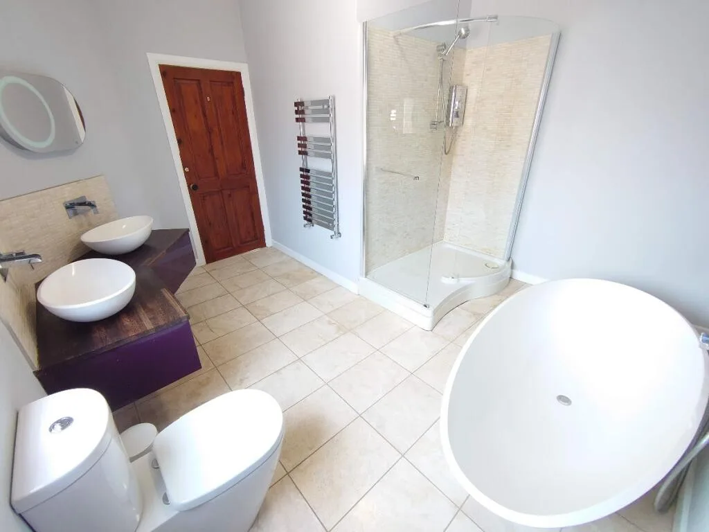 5 bedroom terraced house for rent