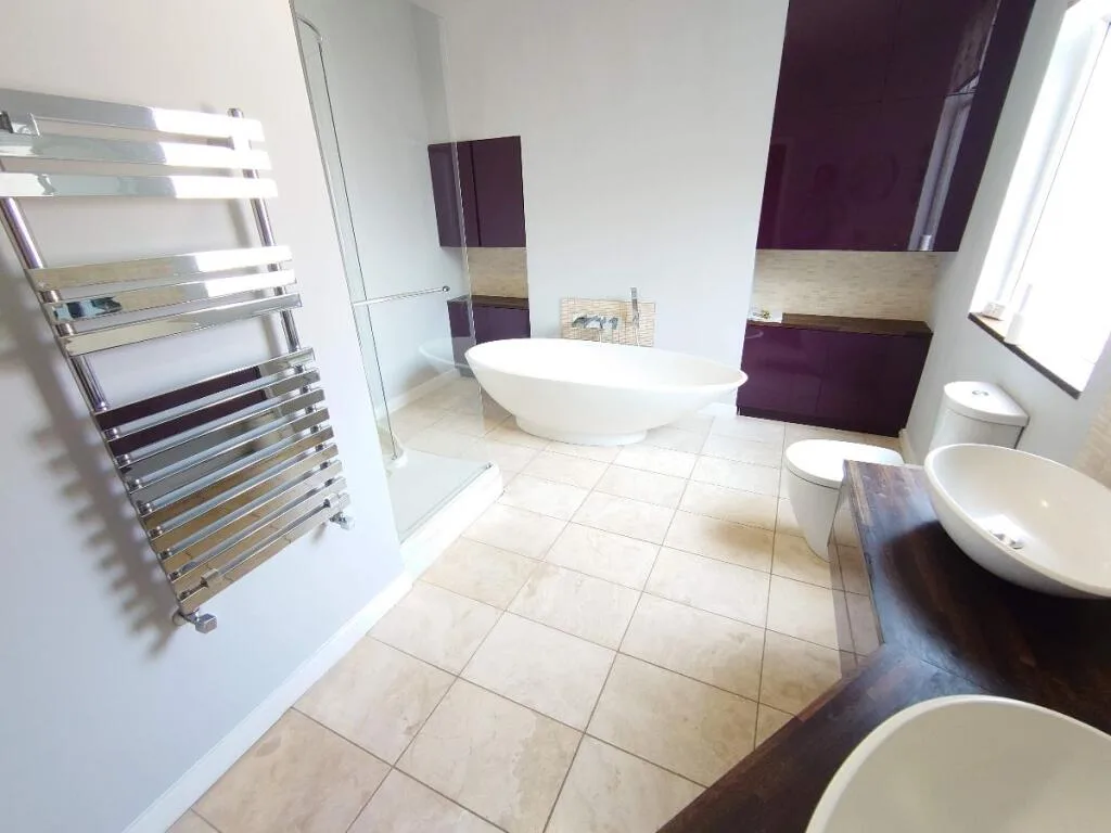 5 bedroom terraced house for rent