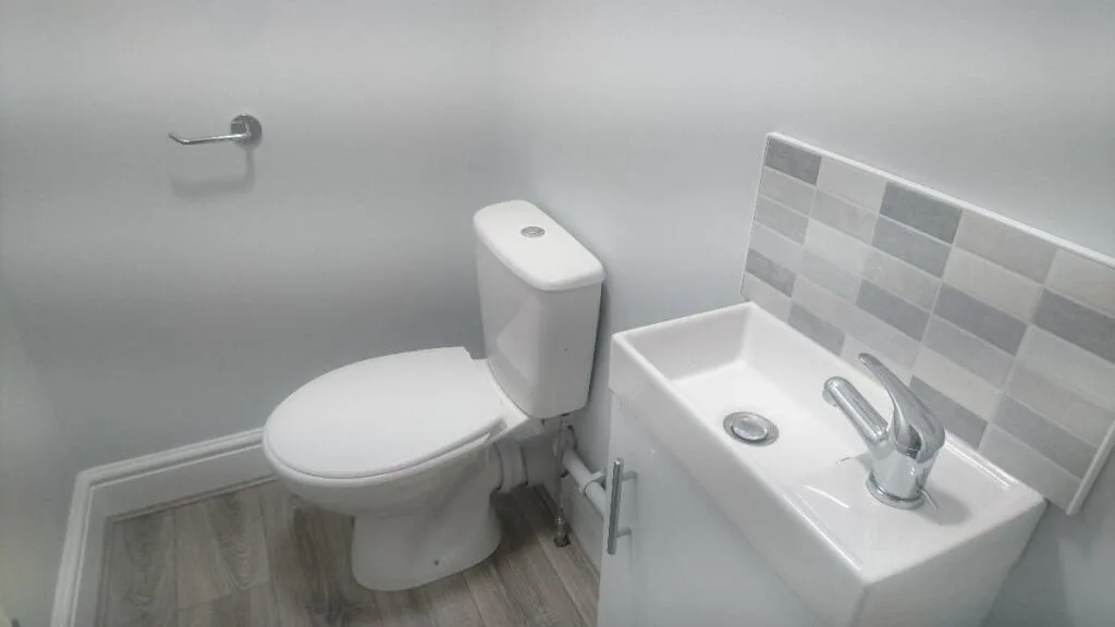 5 bedroom terraced house for rent