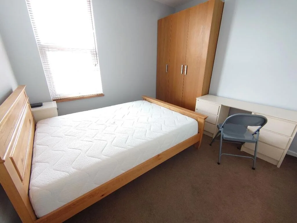 5 bedroom terraced house for rent