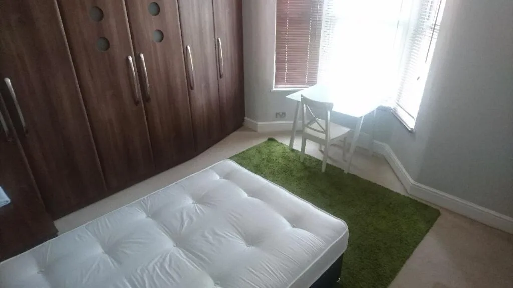 5 bedroom terraced house for rent
