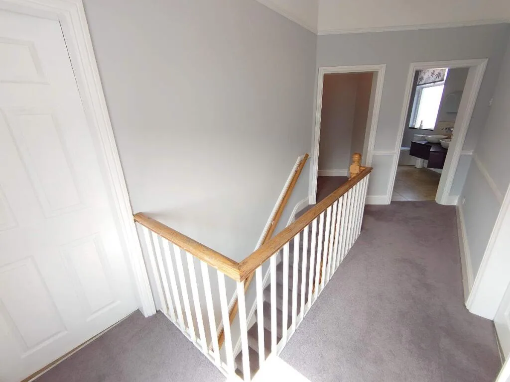 5 bedroom terraced house for rent