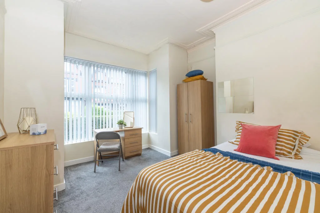 5 bedroom terraced house for rent