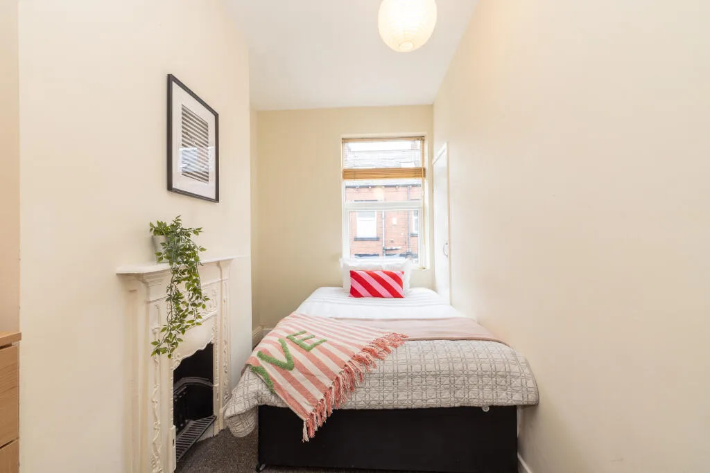 5 bedroom terraced house for rent