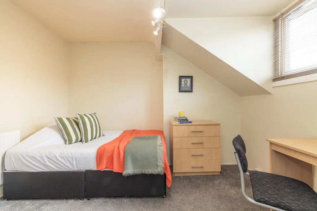 5 bedroom terraced house for rent