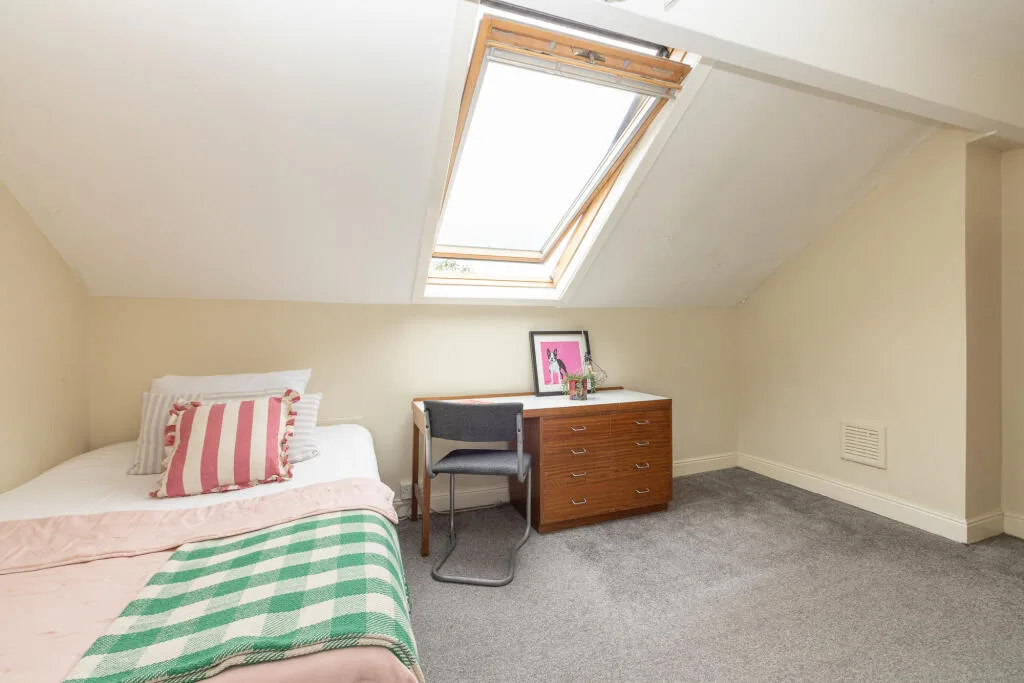 5 bedroom terraced house for rent