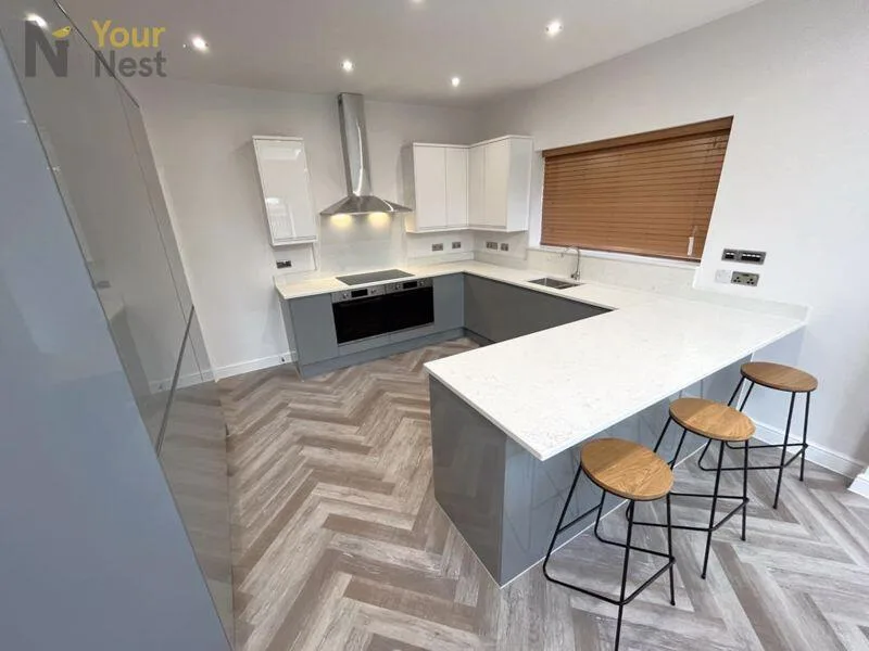 5 bedroom terraced house for rent