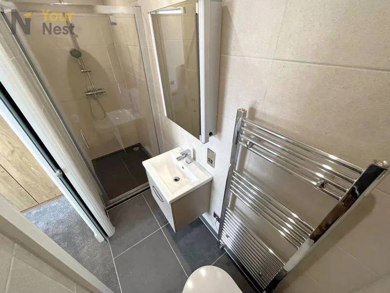 5 bedroom terraced house for rent