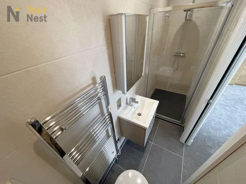5 bedroom terraced house for rent
