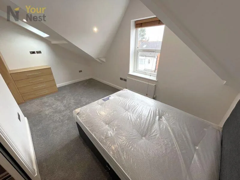 5 bedroom terraced house for rent
