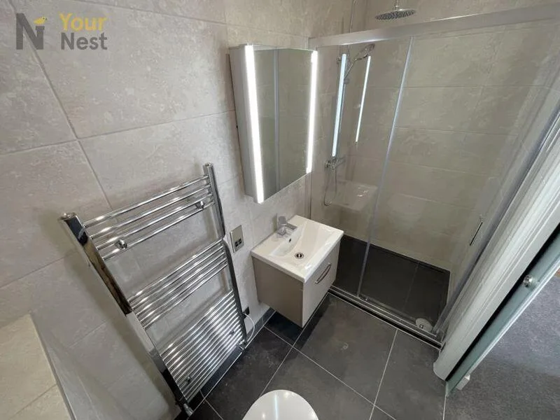 5 bedroom terraced house for rent