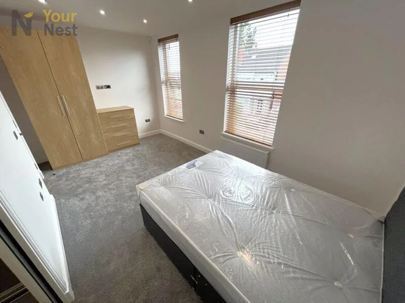 5 bedroom terraced house for rent