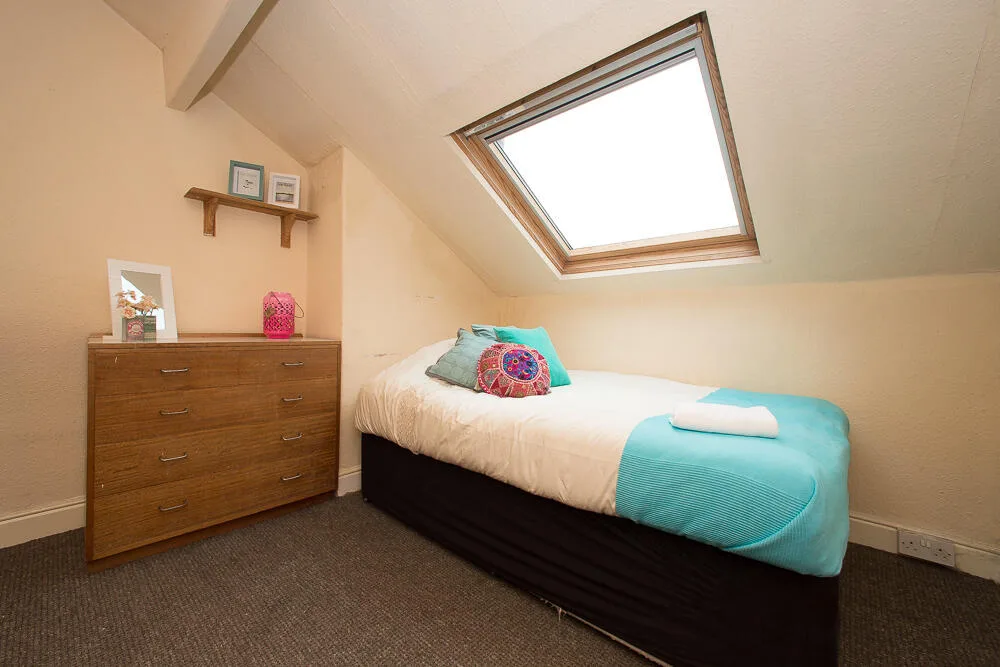 6 bedroom terraced house for rent