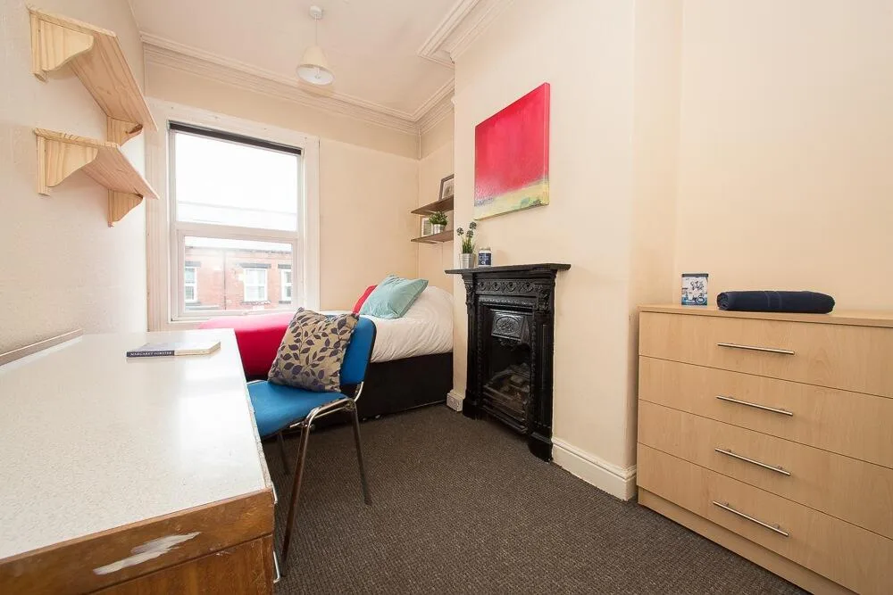 6 bedroom terraced house for rent