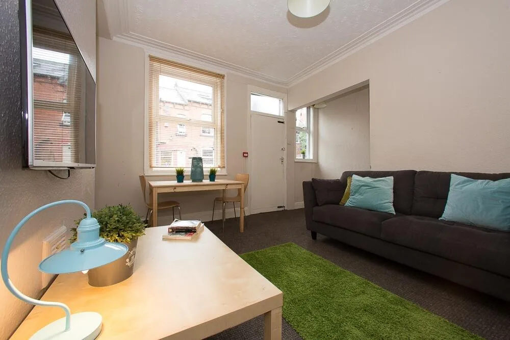 6 bedroom terraced house for rent