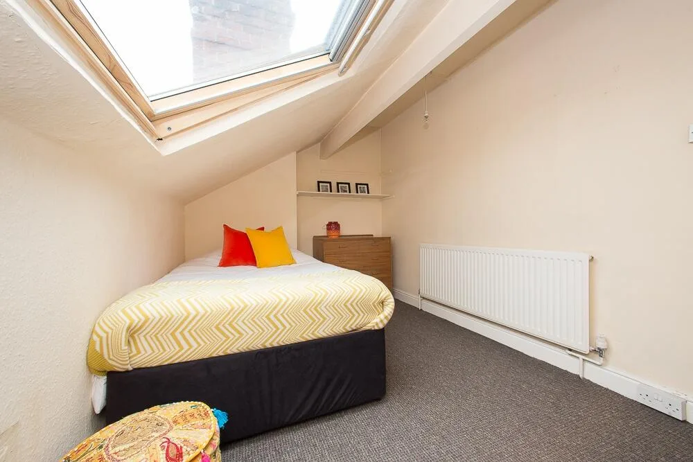 6 bedroom terraced house for rent