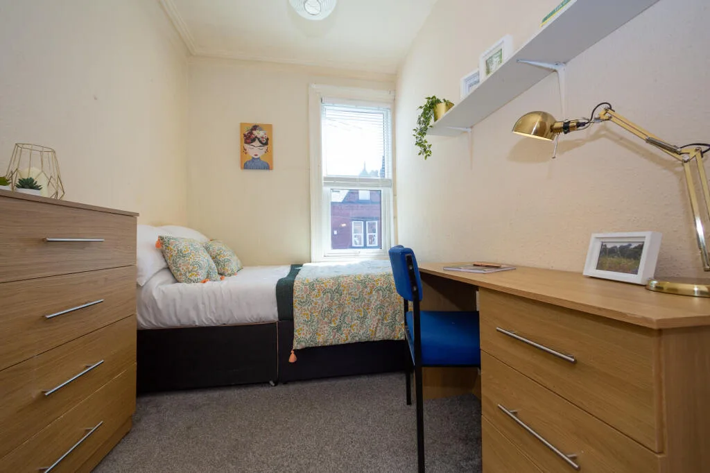 6 bedroom terraced house for rent