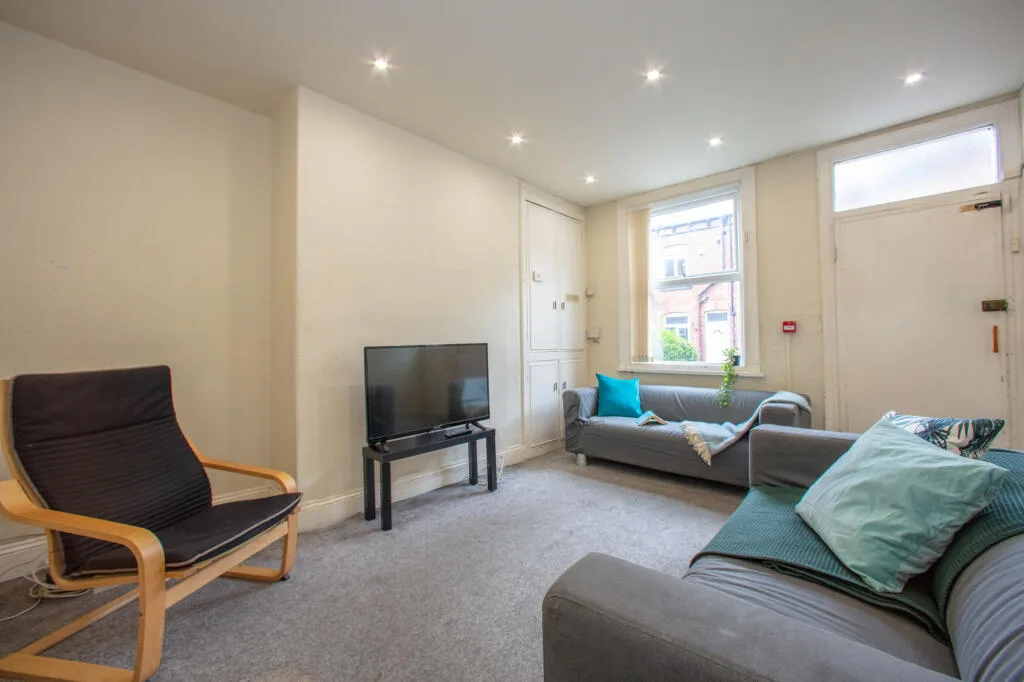 6 bedroom terraced house for rent