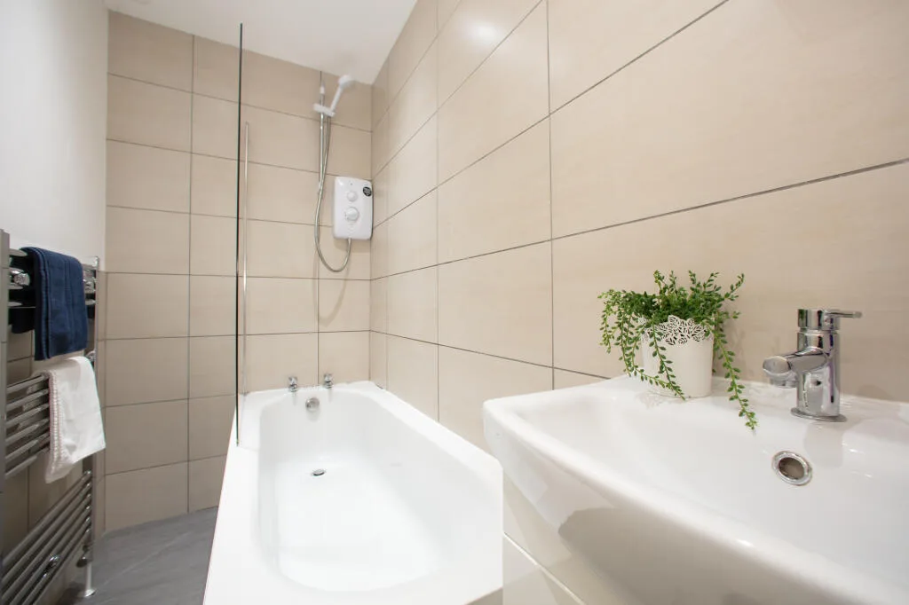6 bedroom terraced house for rent
