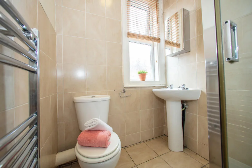 6 bedroom terraced house for rent