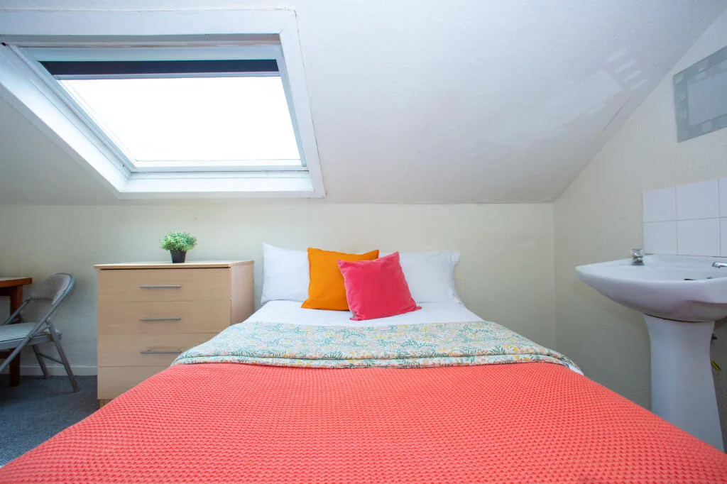 6 bedroom terraced house for rent